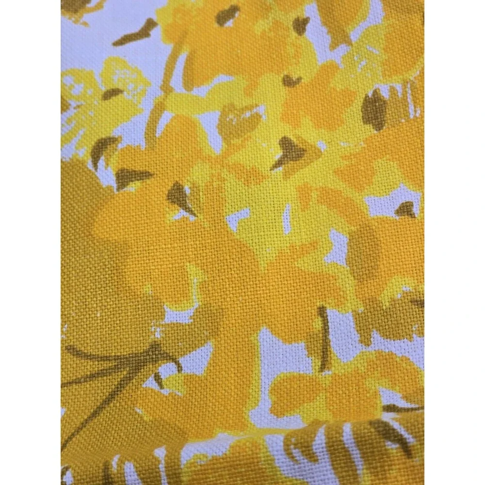 Vintage 1970s Floral Sprays Tablecloth Vera Press 54103 Signature 84